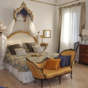 La D'ella Venice