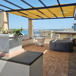 https://villa-sul-molo-tra-siracusa-e-catania.sicilyhotelsitaly.net