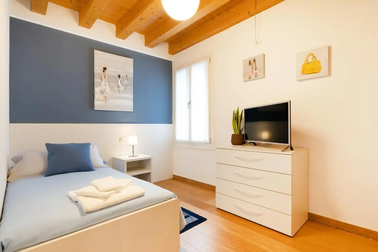 Residence Ca' Degli Antichi Giardini Venice 2*,